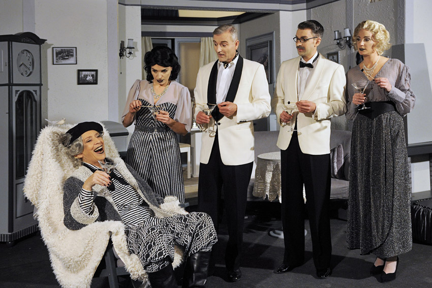 Die Geisterkomödie Foto: Kleines Theater